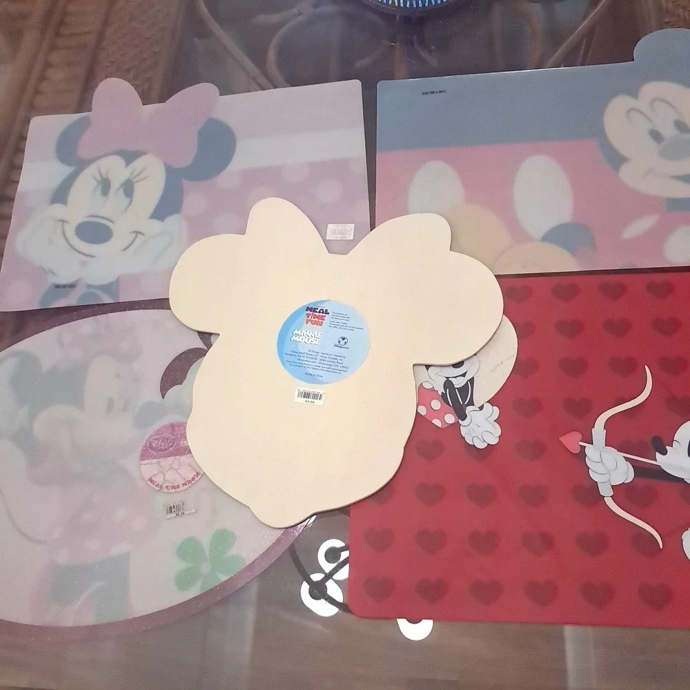 Disney Placemats set 5 Mickey Minnie Valentine's Day Meal Time Fun kids pink red